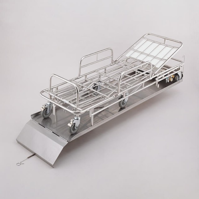 ambulance-equipment-df-800-gallery-1 ambulance-equipment-df-800-gallery-1